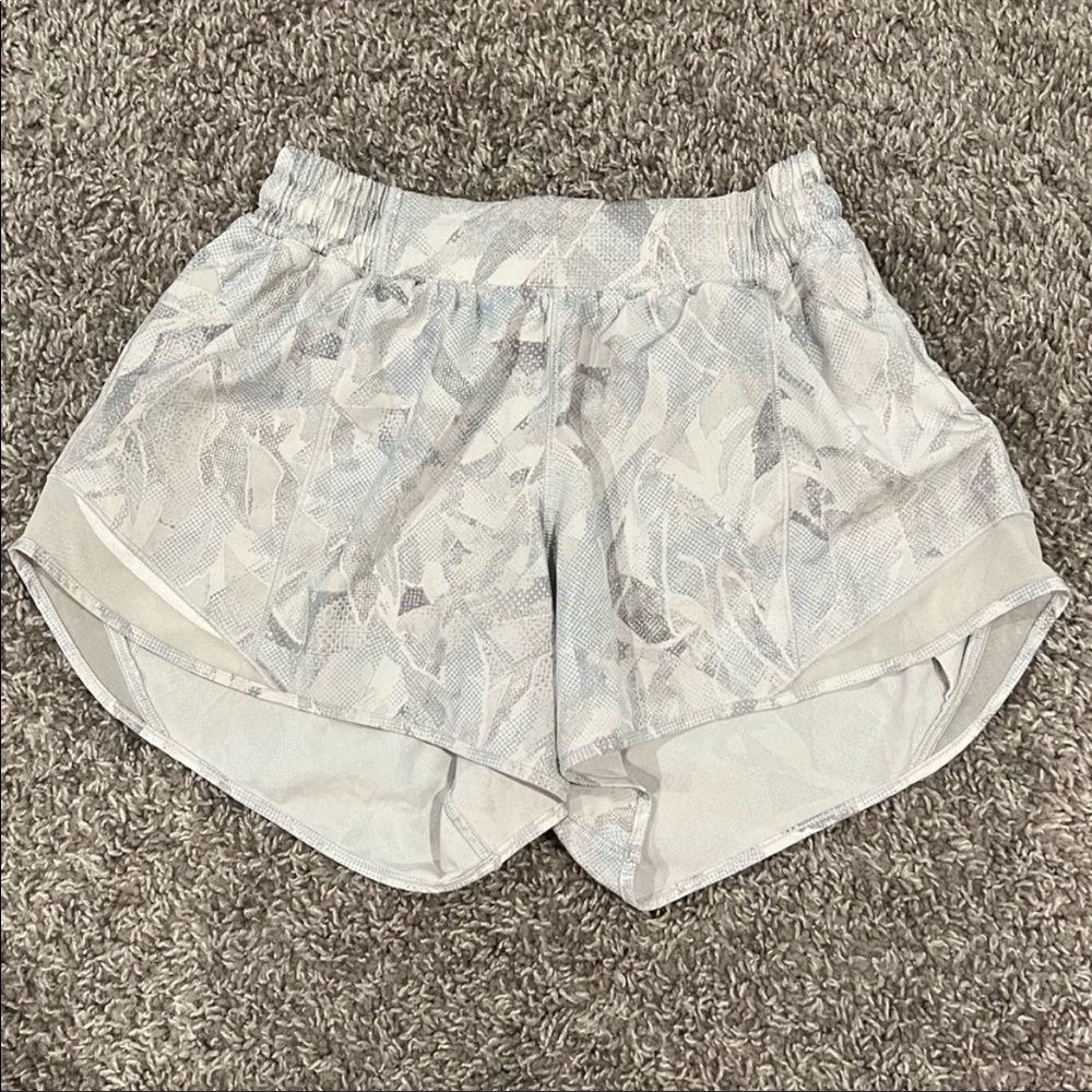 NWOT Lululemon Hotty Hot LR 4”